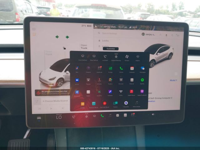 Tesla Model Y Image 14