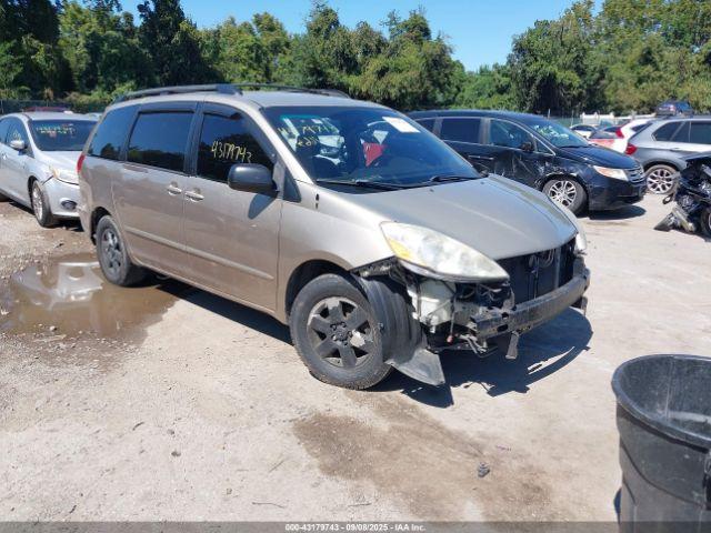  Salvage Toyota Sienna