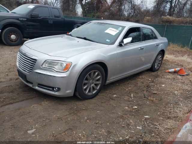 Chrysler 300 Limited Image 3