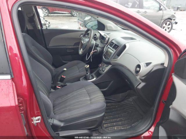 Chevrolet Sonic Lt Manual Image 4