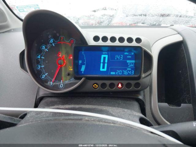 Chevrolet Sonic Lt Manual Image 10