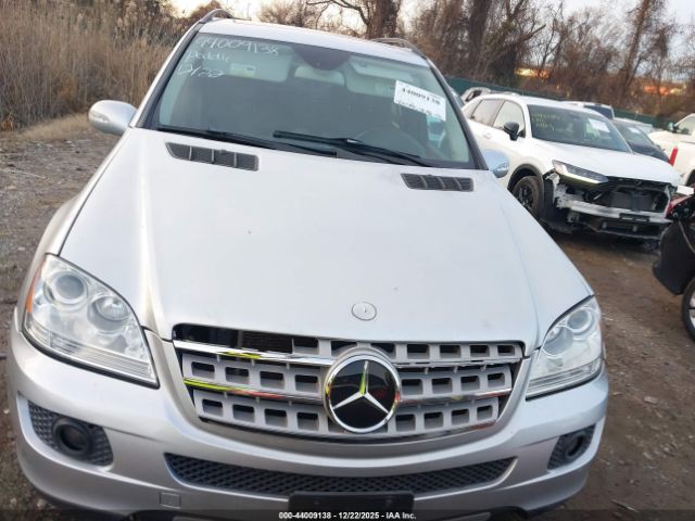 Mercedes-Benz M-Class 4matic Image 6