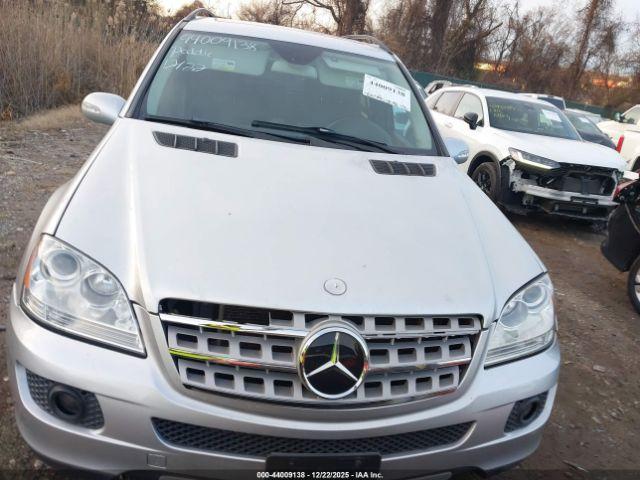Mercedes-Benz M-Class 4matic Image 6