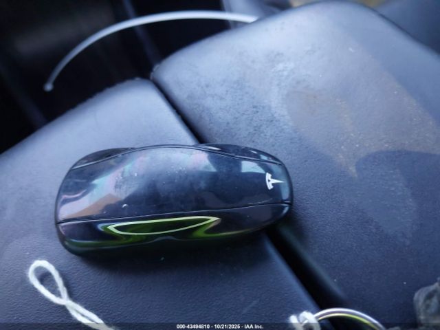 Tesla Model S Image 11