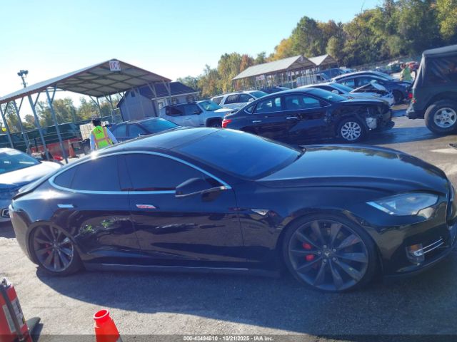 Tesla Model S Image 10
