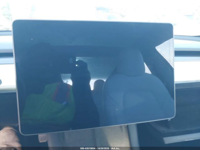 Tesla Model 3 Standard Range Plus Rear-wheel Drive Image 16