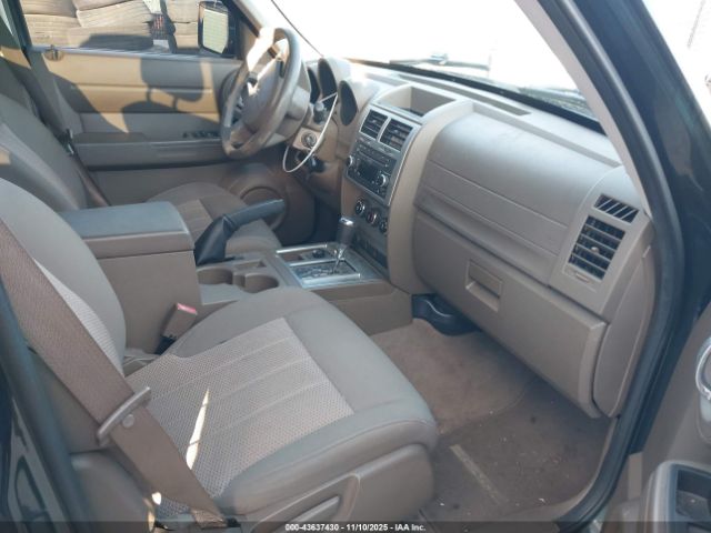 Dodge Nitro Se Image 11