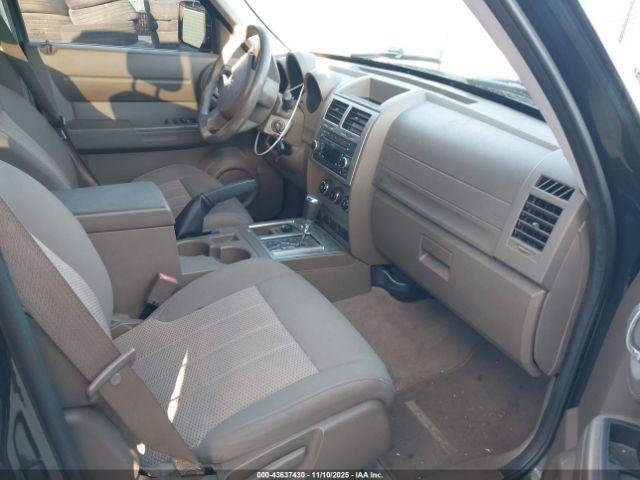 Dodge Nitro Se Image 11