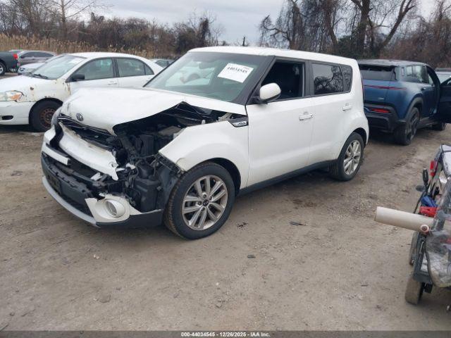 Kia Soul + Image 6