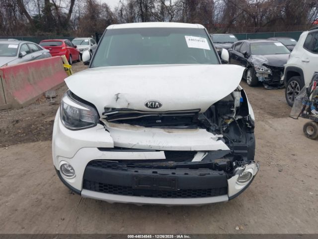 Kia Soul + Image 12