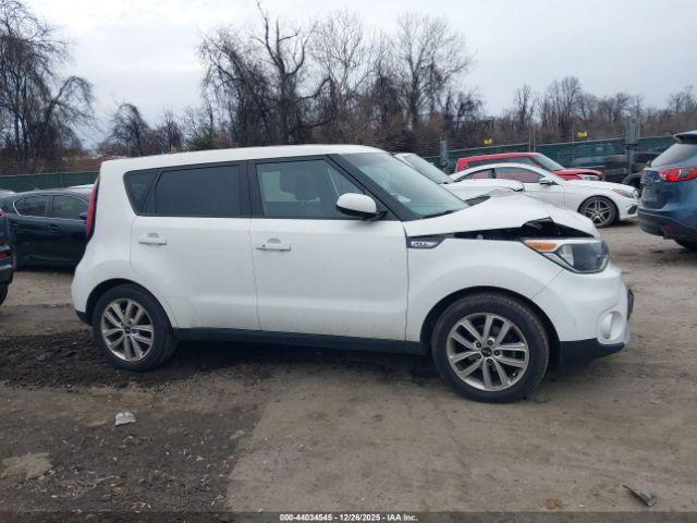Kia Soul + Image 15