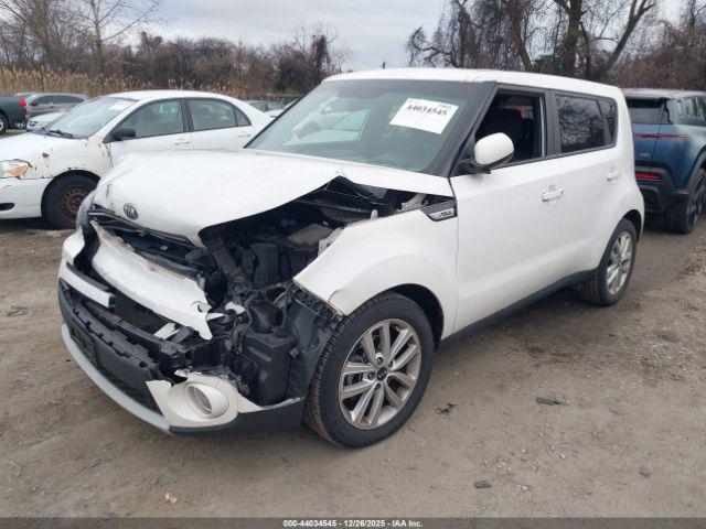 Kia Soul + Image 13