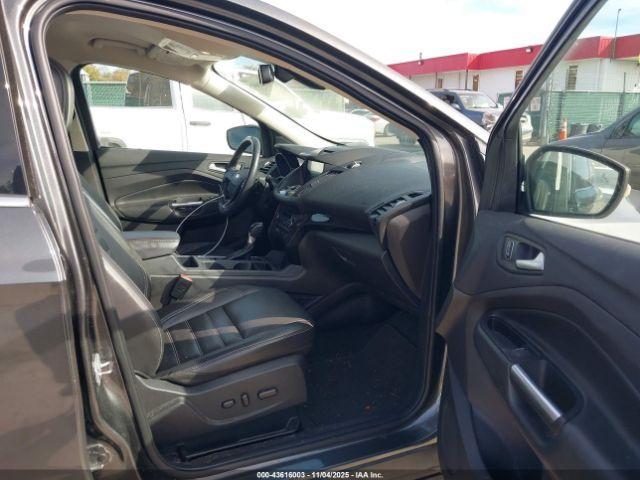 Ford Escape Titanium Image 9