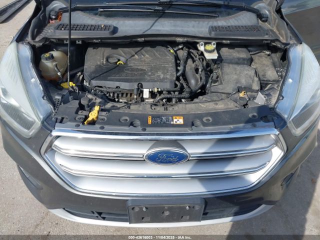 Ford Escape Titanium Image 11