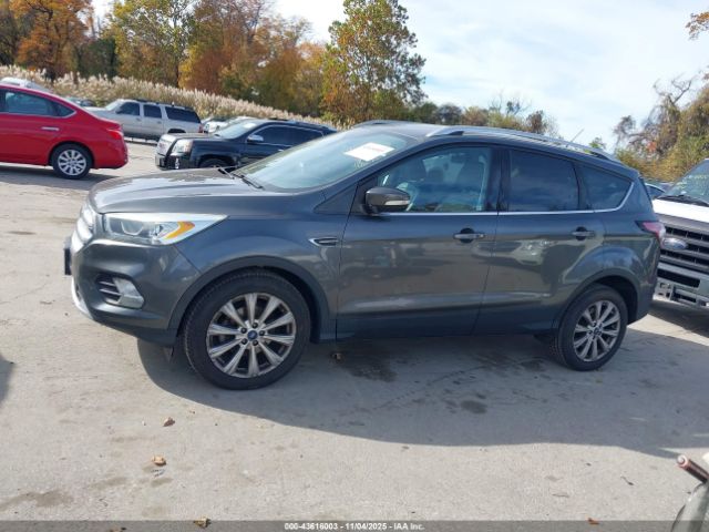 Ford Escape Titanium Image 14