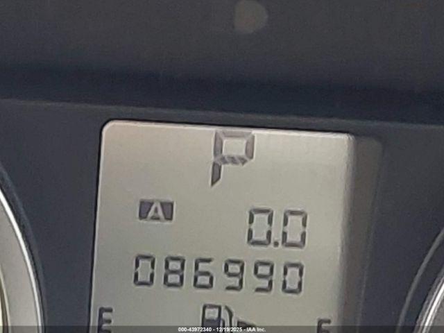 Subaru Impreza 2.0i Image 12