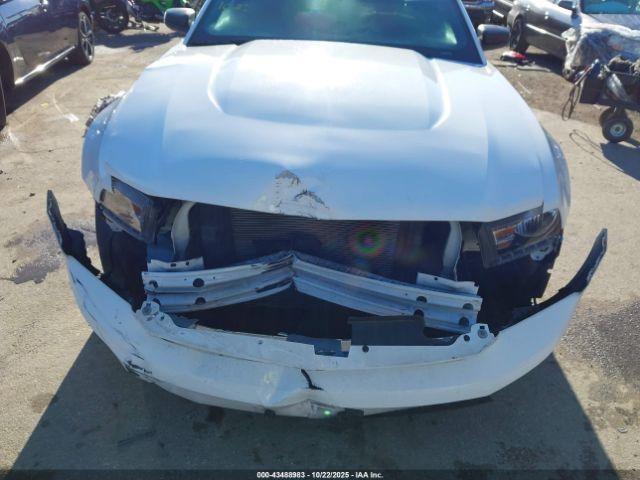 Ford Mustang V6 Image 9