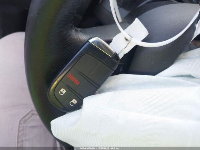 Jeep Renegade Latitude 4x4 Image 6