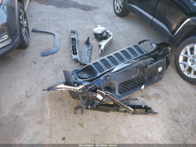 Jeep Renegade Latitude 4x4 Image 2