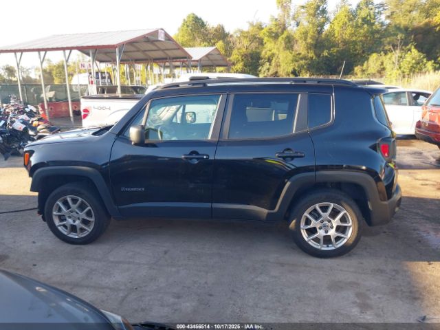Jeep Renegade Latitude 4x4 Image 9