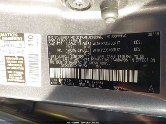 Toyota Sienna Le 8 Passenger Image 10