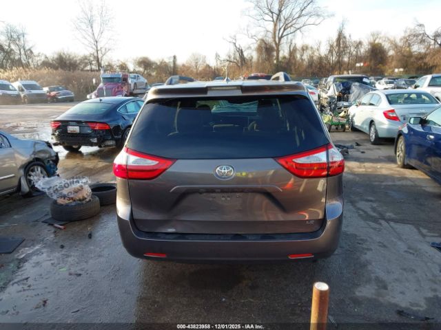 Toyota Sienna Le 8 Passenger Image 16