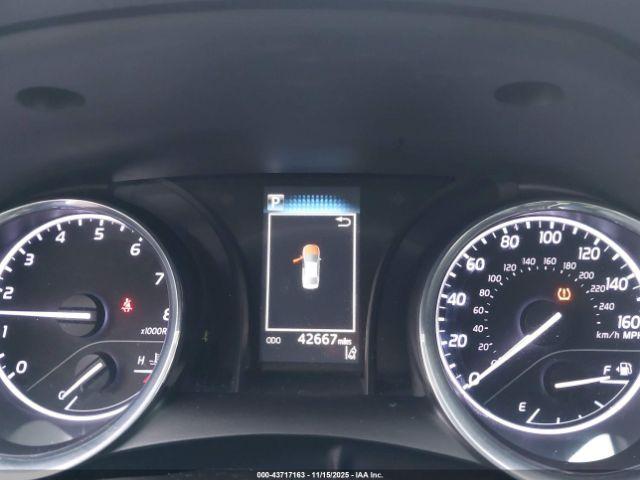 Toyota Camry Se Image 11