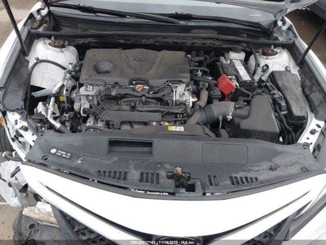 Toyota Camry Se Image 12