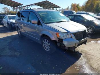  Salvage Chrysler Town & Country