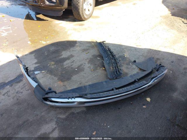 Chrysler Town & Country Touring Image 3