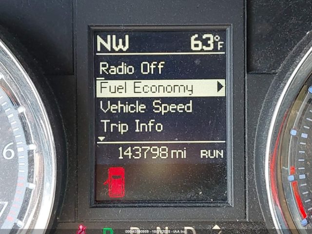 Chrysler Town & Country Touring Image 12