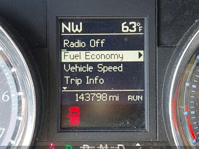 Chrysler Town & Country Touring Image 12