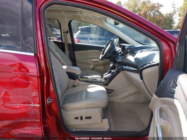 Ford Escape Titanium Image 13