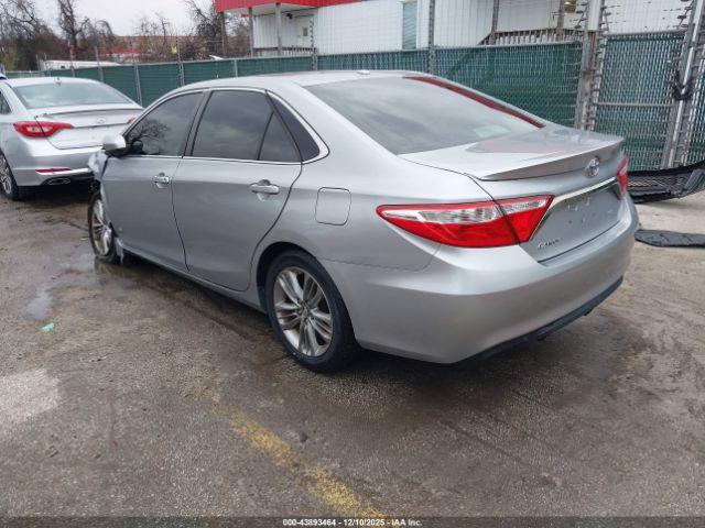 Toyota Camry Se Image 8