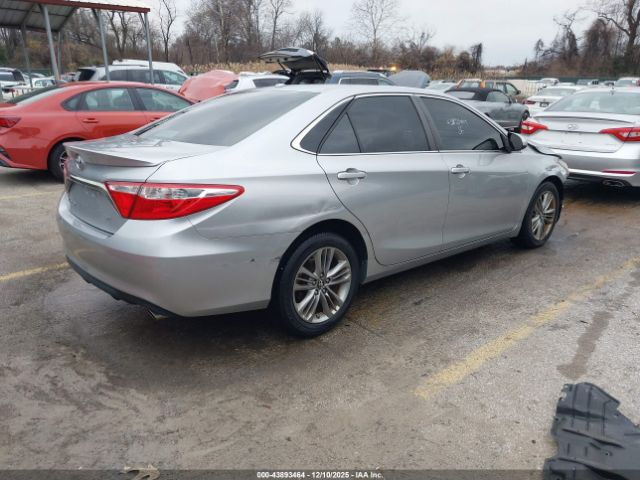 Toyota Camry Se Image 6