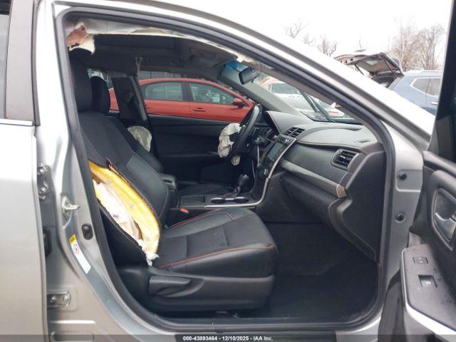 Toyota Camry Se Image 14