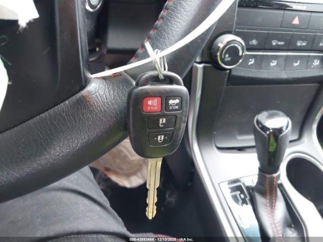 Toyota Camry Se Image 12