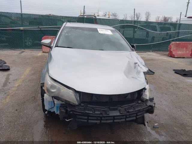 Toyota Camry Se Image 18