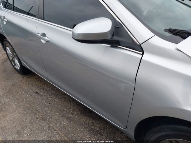 Toyota Camry Se Image 20