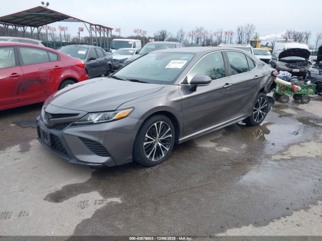 Toyota Camry Se Image 3