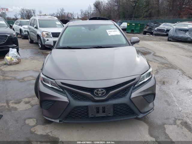 Toyota Camry Se Image 17