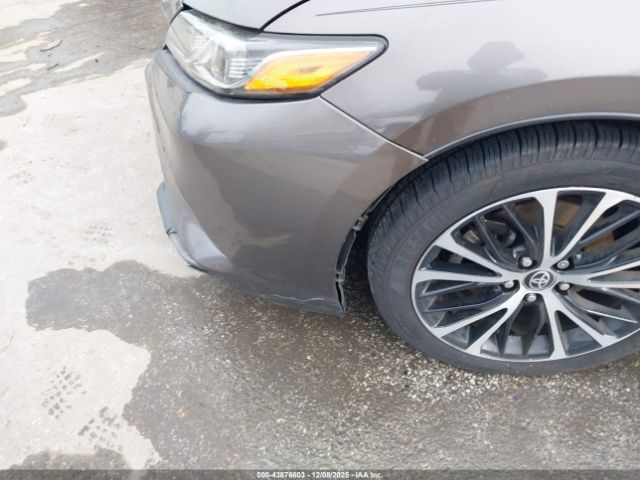 Toyota Camry Se Image 18