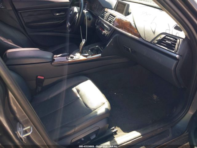 BMW 3 Series Xdrive Image 4