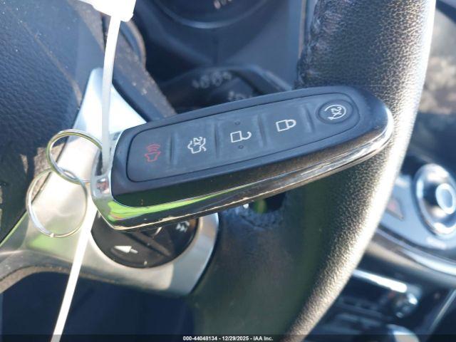 Ford Escape Titanium Image 10