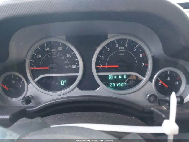 Jeep Wrangler Unlimited Sahara Image 2