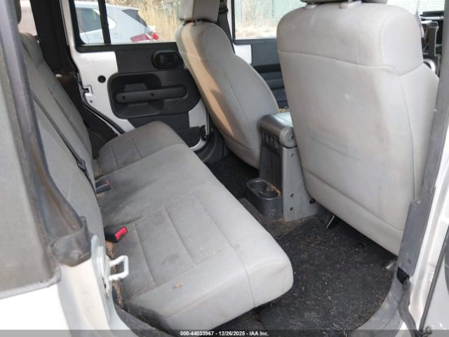 Jeep Wrangler Unlimited Sahara Image 6