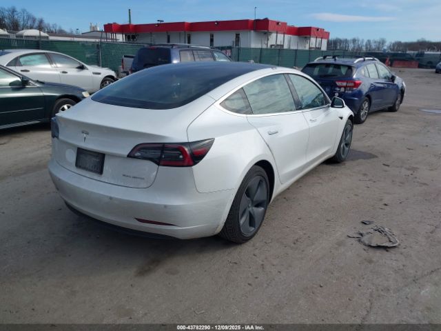 Tesla Model 3 Image 8