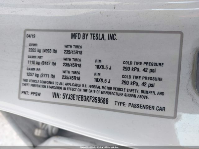 Tesla Model 3 Image 12
