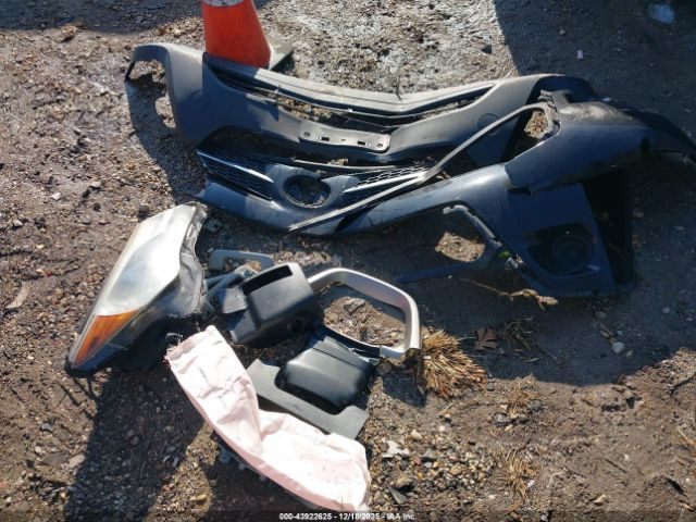 Toyota RAV4 Le Image 12