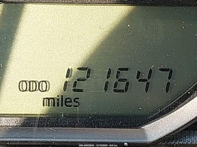 Toyota RAV4 Le Image 17